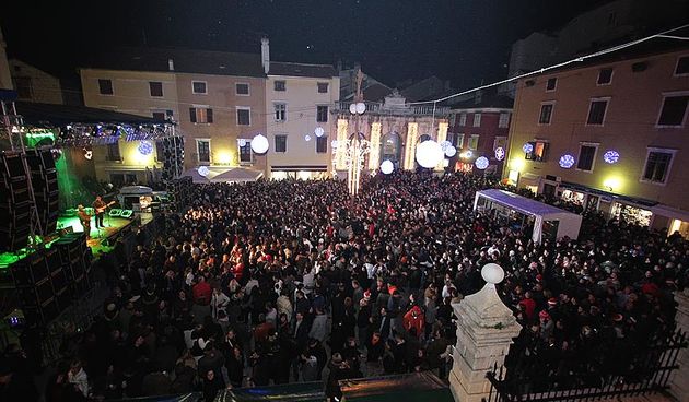 Doček Nove 2009. na Narodnom trgu (foto: Marin Gospić)