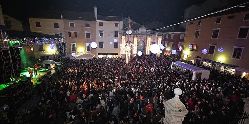 Doček Nove 2009. na Narodnom trgu (foto: Marin Gospić)