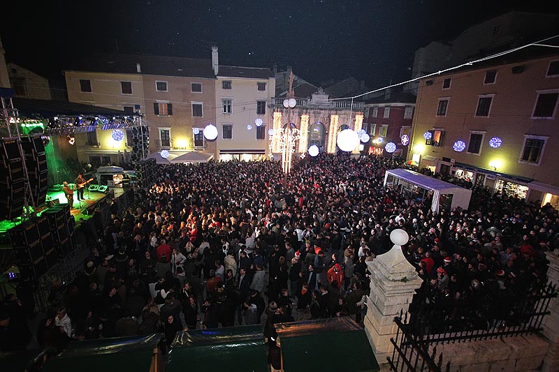 Doček Nove 2009. na Narodnom trgu (foto: Marin Gospić)