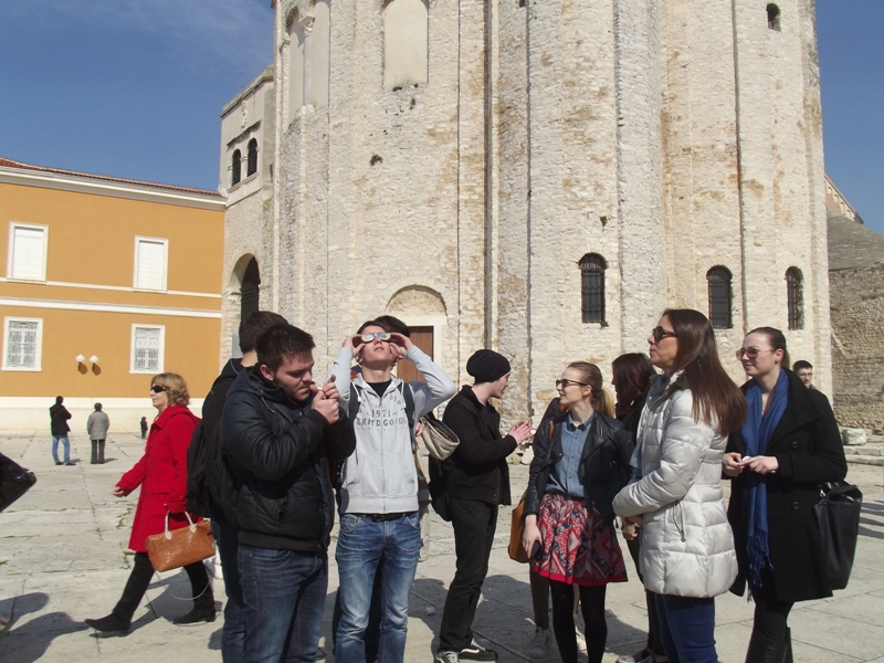Promatranje pomrčine Sunca na Forumu Promatranje pomrčine Sunca na Forumu