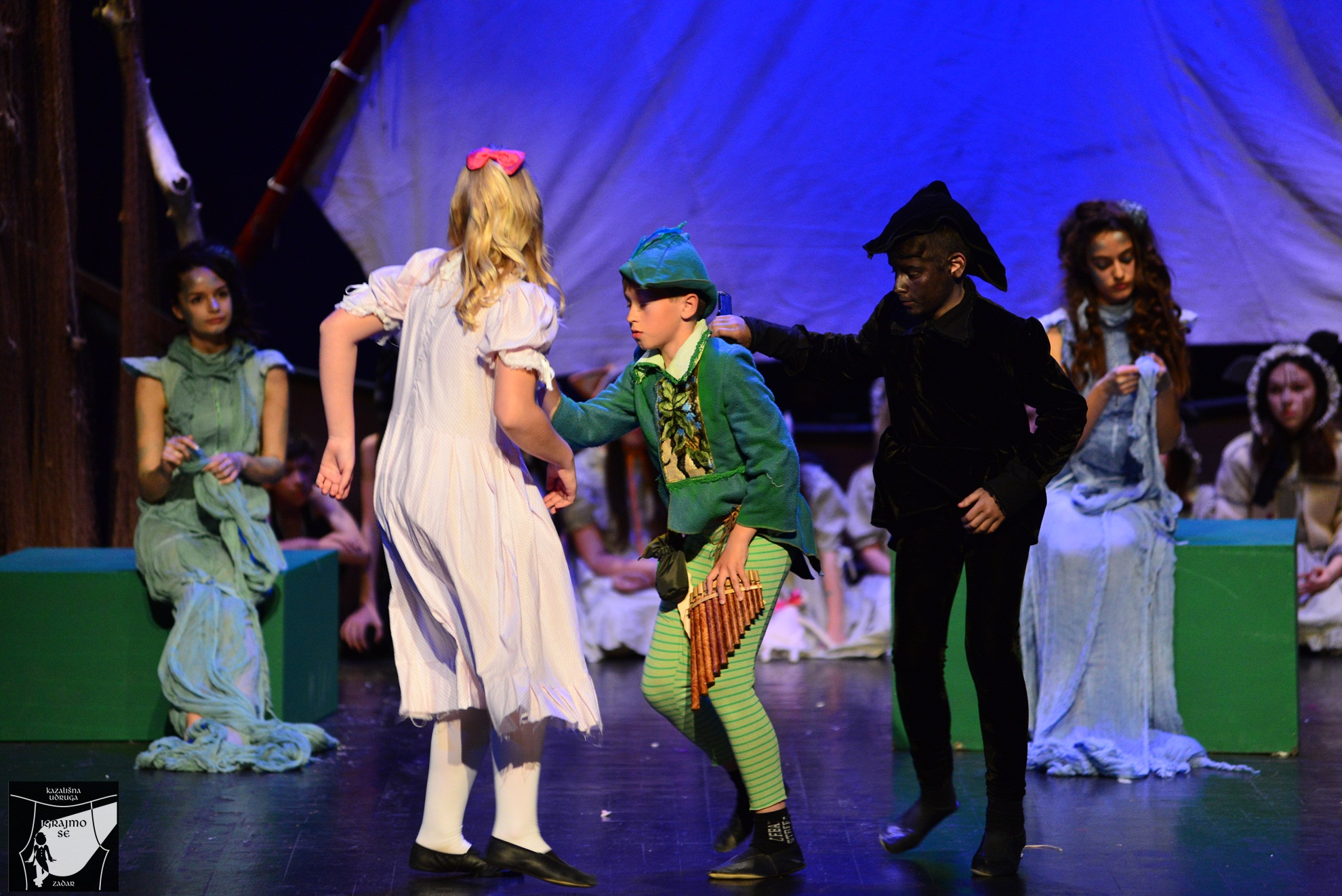 Kazališna udruga “Igrajmo se” u HNK Zadar premijerno je izvela predstavu Petar Pan