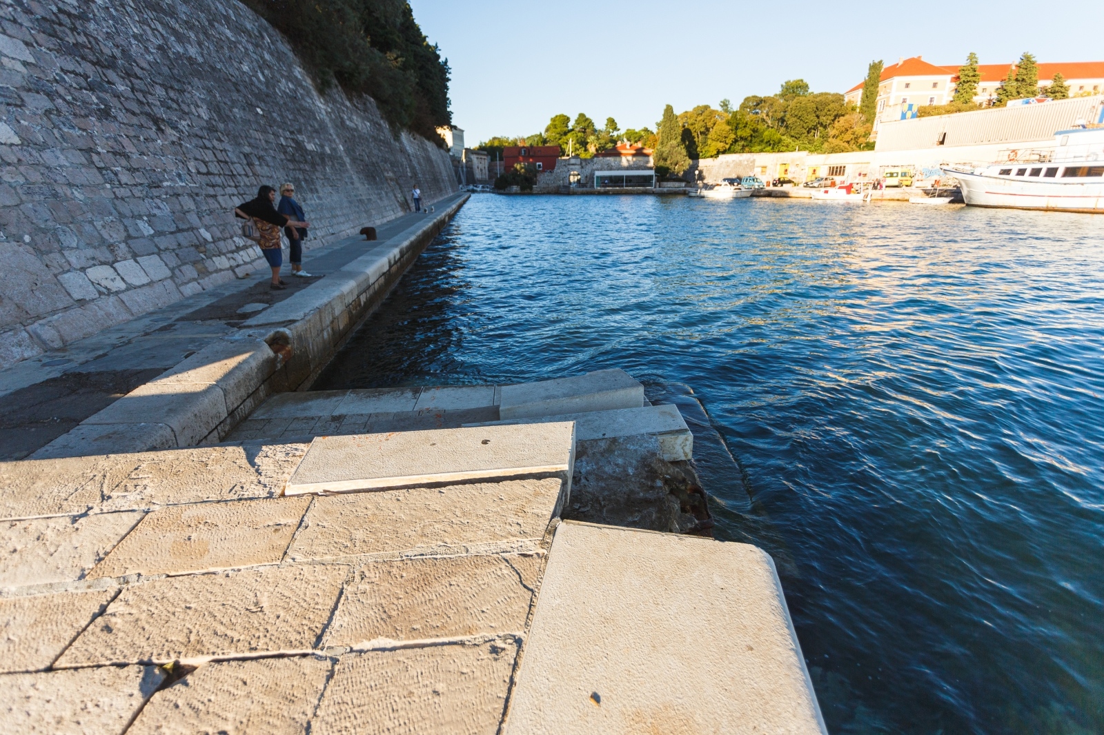 Dio zadarske rive urušio se nakon tijekom subotnjeg nevremena