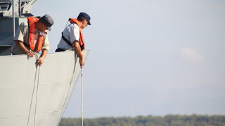 Polazak ratnog broda HRM-a sa zadarske rive (foto:Saša Čuka)