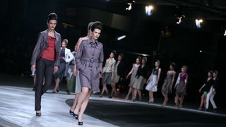 U trgovackom centru West gate sinoc zapoceo modni dogadjaj Nivea Cro A Porter. U trgovackom centru West gate sinoc zapoceo modni dogadjaj Nivea Cro A Porter.