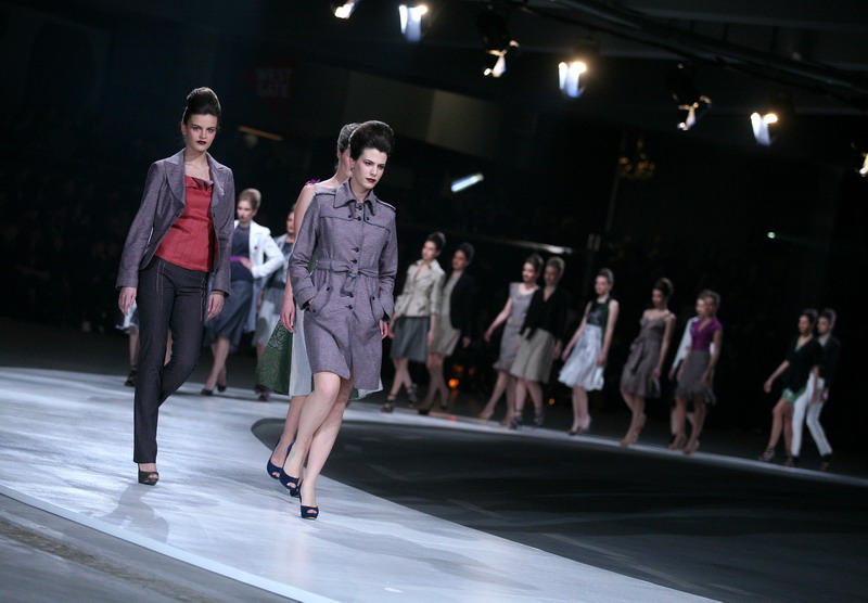 U trgovackom centru West gate sinoc zapoceo modni dogadjaj Nivea Cro A Porter. U trgovackom centru West gate sinoc zapoceo modni dogadjaj Nivea Cro A Porter.