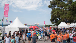 Spektakularni defile vespaša, foto: Vinko Pešić Spektakularni defile vespaša, foto: Vinko Pešić