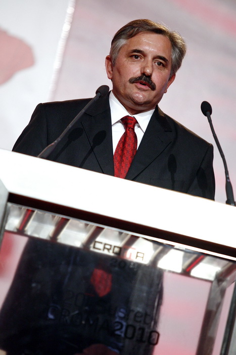 Zagreb, 161110.
U hotelu Westin odrzan je 20. susret CROMA 2010, na kojm su dodijeljene nagrade za najbolje menadzere i poduzetnike u ovoj godini. Dodijeljeno je 14 nagrada i plaketa.
Na slici: Nikola Nemcevic, Jan-Spider d.o.o, Pitomaca.
Foto: Neja Marki Zagreb, 161110.
U hotelu Westin odrzan je 20. susret CROMA 2010, na kojm su dodijeljene nagrade za najbolje menadzere i poduzetnike u ovoj godini. Dodijeljeno je 14 nagrada i plaketa.
Na slici: Nikola Nemcevic, Jan-Spider d.o.o, Pitomaca.
Foto: Neja Marki