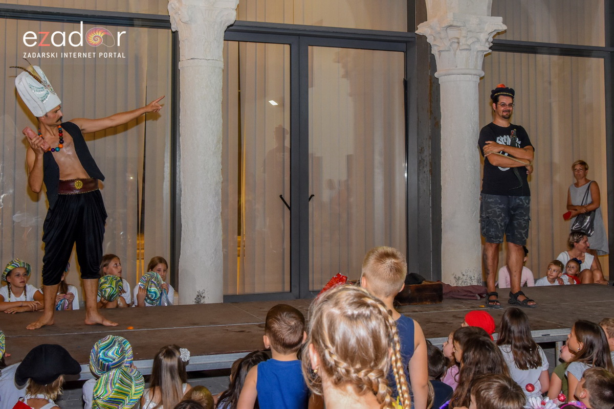 Dječjim karnevalskim danom započeo 59. Paški ljetni karneval