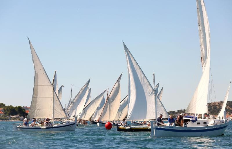 Betina: Regata na latinsko idro “Za dušu i tilo”. Photo: Duško Jaramaz/PIXSELL