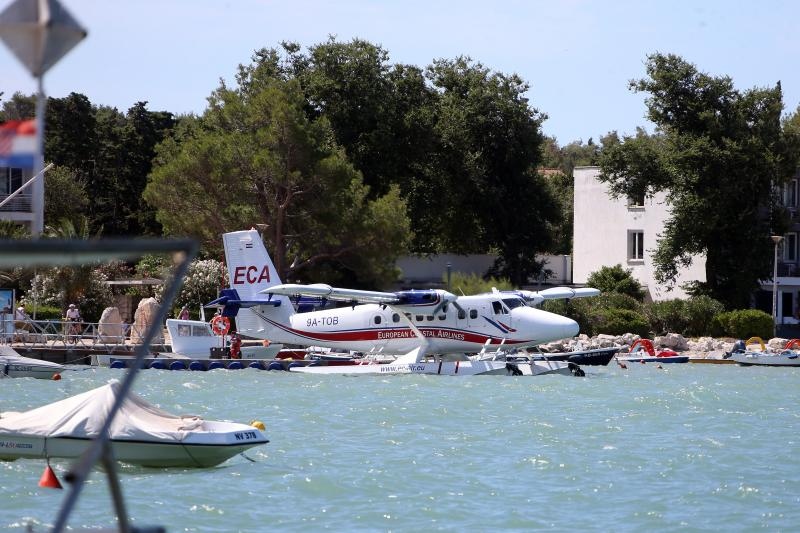 Novalja: Hidroavion sve popularniji način prijevoza između otoka i kopna