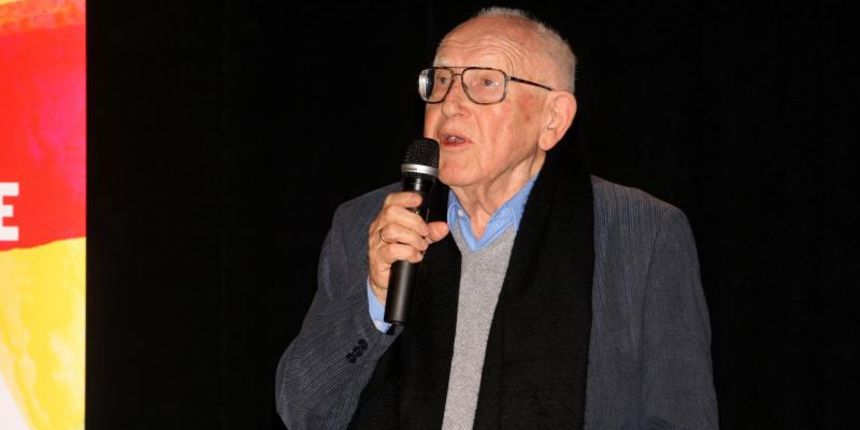 09.10.2013., Zadar – U skolopu festivala zidovskog filma, Branko Lustig govorio je zadarskim srednjoskolcima o svom boravku u nacistickim koncentracijskim logorima. Photo: Dino Stanin/PIXSELL 09.10.2013., Zadar – U skolopu festivala zidovskog filma, Branko Lustig govorio je zadarskim srednjoskolcima o svom boravku u nacistickim koncentracijskim logorima. Photo: Dino Stanin/PIXSELL