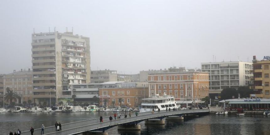 26.10.2013., Zadar – Nad Zadrom u jutarnjim satima nadvila se magla. Photo: Filip Brala/PIXSELL 26.10.2013., Zadar – Nad Zadrom u jutarnjim satima nadvila se magla. Photo: Filip Brala/PIXSELL