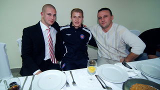 Zadar, 041209.
Bosnjacka nacionalna zajednica Zadarske zupanije organizirala je Bajramsko sijelo na kojem se okupilo stotinjak zadarskih Bosnjaka, a gost iznenadjenja bio je igrac Hajduka i reprezentetivac Bosne i Hercegovine Senijad Ibricic. Okupljene su