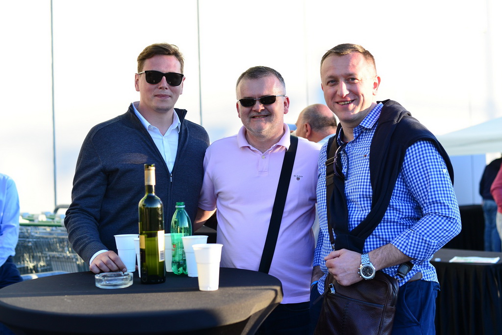 Otvorenje Peveca uz Mladena Grdovića i Klapu Intrade Otvorenje Peveca uz Mladena Grdovića i Klapu Intrade