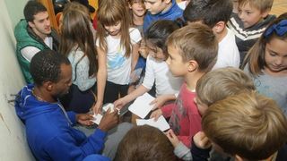 Ogledni košarkaški trening ŠK Zadar u OŠ “Šime Budinić”. Foto: Dino Stanin/PIXSELL