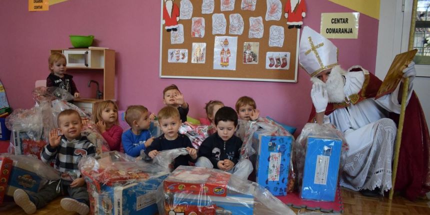 Sv. Nikola posjetio mališane u Sv. Filipu i Jakovu i Turnju Sv. Nikola posjetio mališane u Sv. Filipu i Jakovu i Turnju