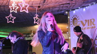 Virani 2016. godinu dočekali uz Lidiju Bačić, Leteći odred i spektakularan vatromet Virani 2016. godinu dočekali uz Lidiju Bačić, Leteći odred i spektakularan vatromet