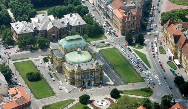 Panoramski pogled na srediste grada iz aviona.