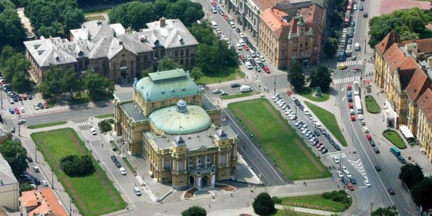 Panoramski pogled na srediste grada iz aviona.