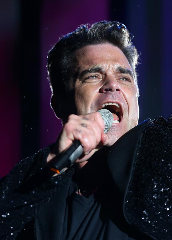 13.08.2013., Zagreb – Britanski pjevac Robbie Williams odrzao je koncert na maksimirskom stadionu u sklopu turneje Take the crown. Photo: Petar Glebov/Pixsell 13.08.2013., Zagreb – Britanski pjevac Robbie Williams odrzao je koncert na maksimirskom stadionu u sklopu turneje Take the crown. Photo: Petar Glebov/Pixsell