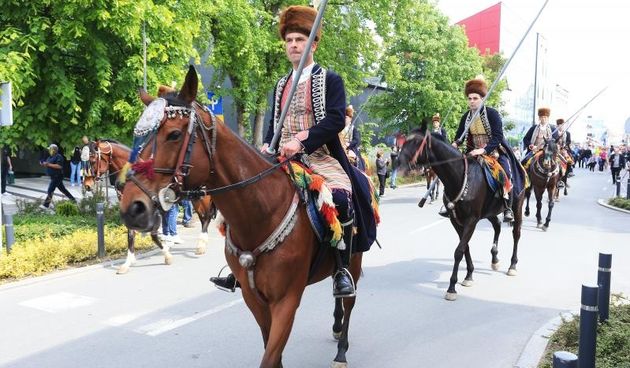 Vukovar: Svečana alkarska povorka prošla centrom grada