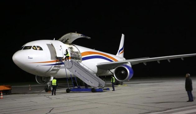 Osijek, Klisa – Slijetanje teretnog zrakoplova A300 iz Dubaija u osjecku zracnu luku Klisa s 37 tona humanitarne pomoci za izbjeglice, satori, termo deke, solarne lampe. Photo: Marko Mrkonjic/PIXSELL