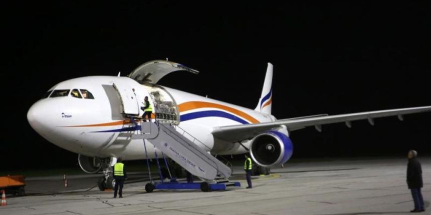 Osijek, Klisa – Slijetanje teretnog zrakoplova A300 iz Dubaija u osjecku zracnu luku Klisa s 37 tona humanitarne pomoci za izbjeglice, satori, termo deke, solarne lampe. Photo: Marko Mrkonjic/PIXSELL