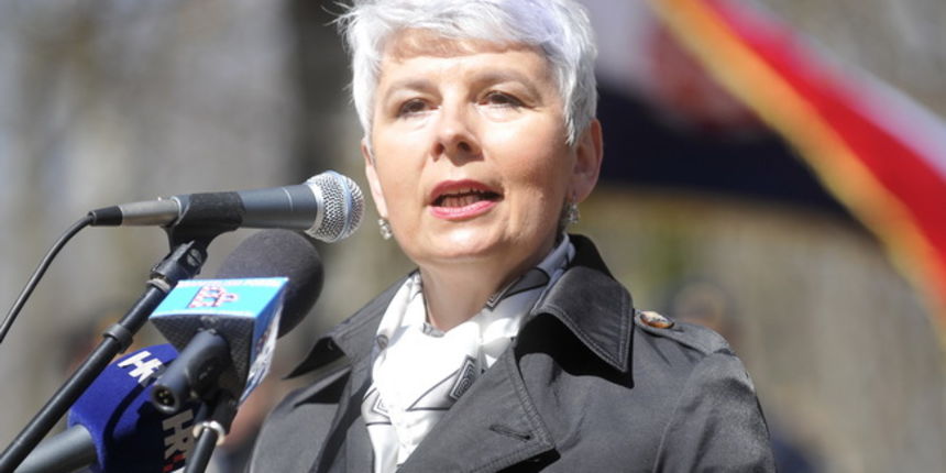 Obiljezavanje 19-te obljetnice pogibije prvog hrvatskog redarstvenika Josipa Jovica u Domovinskom ratu. Na slici: Premjierka Jadranka Kosor govori na obljetnici. Foto: Bruno Konjevic / CROPIX