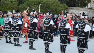 HGD Sv. Cecilija izvelo korčulanski viteški ples “Moreška” na Pozdravu suncu