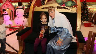 Sv. Luce razveselila mališane u Supernova centru, Foto: Iva Perinčić Sv. Luce razveselila mališane u Supernova centru, Foto: Iva Perinčić