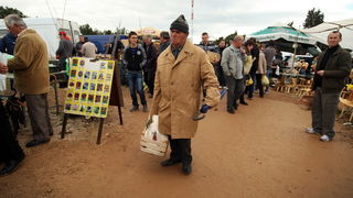 Benkovac, 100313.
Sajam u Benkovcu odrzava se svakog 10. dana u mjesecu. Stoljetna tradicija ucinila je od Benkovackog sajma neizostavni gospodarski i turisticki sadrzaj grada koji svaki put iznova iznenadjuje brojem posjetitelja koji preraste brojku od 1 Benkovac, 100313.
Sajam u Benkovcu odrzava se svakog 10. dana u mjesecu. Stoljetna tradicija ucinila je od Benkovackog sajma neizostavni gospodarski i turisticki sadrzaj grada koji svaki put iznova iznenadjuje brojem posjetitelja koji preraste brojku od 1