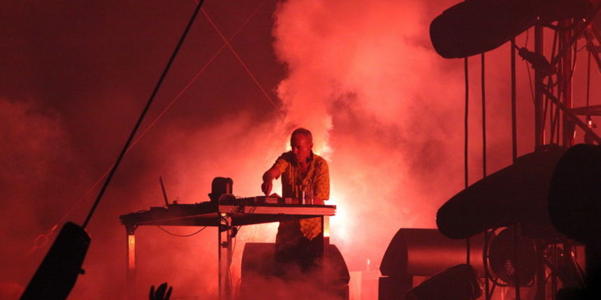 Zrce, 090711.
Na prvom hrvatskom Big Beach partyju na plazi Zrce nastupio je Fatboy Slim pred oko 10 tisuca posjetitelja. Fatboy Slim, DJ za siroke narodne mase. Svo vrijeme dvosatnog nastupa drzao je publiku u visokom ritmu tako da je ona svo vrijeme ple Zrce, 090711.
Na prvom hrvatskom Big Beach partyju na plazi Zrce nastupio je Fatboy Slim pred oko 10 tisuca posjetitelja. Fatboy Slim, DJ za siroke narodne mase. Svo vrijeme dvosatnog nastupa drzao je publiku u visokom ritmu tako da je ona svo vrijeme ple