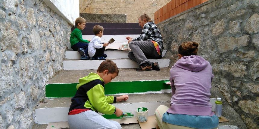 Piturivanje škalina u u uvali Komoševi na Malom Ižu Piturivanje škalina u u uvali Komoševi na Malom Ižu