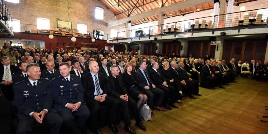 Predsjednica Kolinda Grabar Kitarović na svečanoj sjednici županijske skupštine, foto: Dino Stanin/PIXSELL Predsjednica Kolinda Grabar Kitarović na svečanoj sjednici županijske skupštine, foto: Dino Stanin/PIXSELL