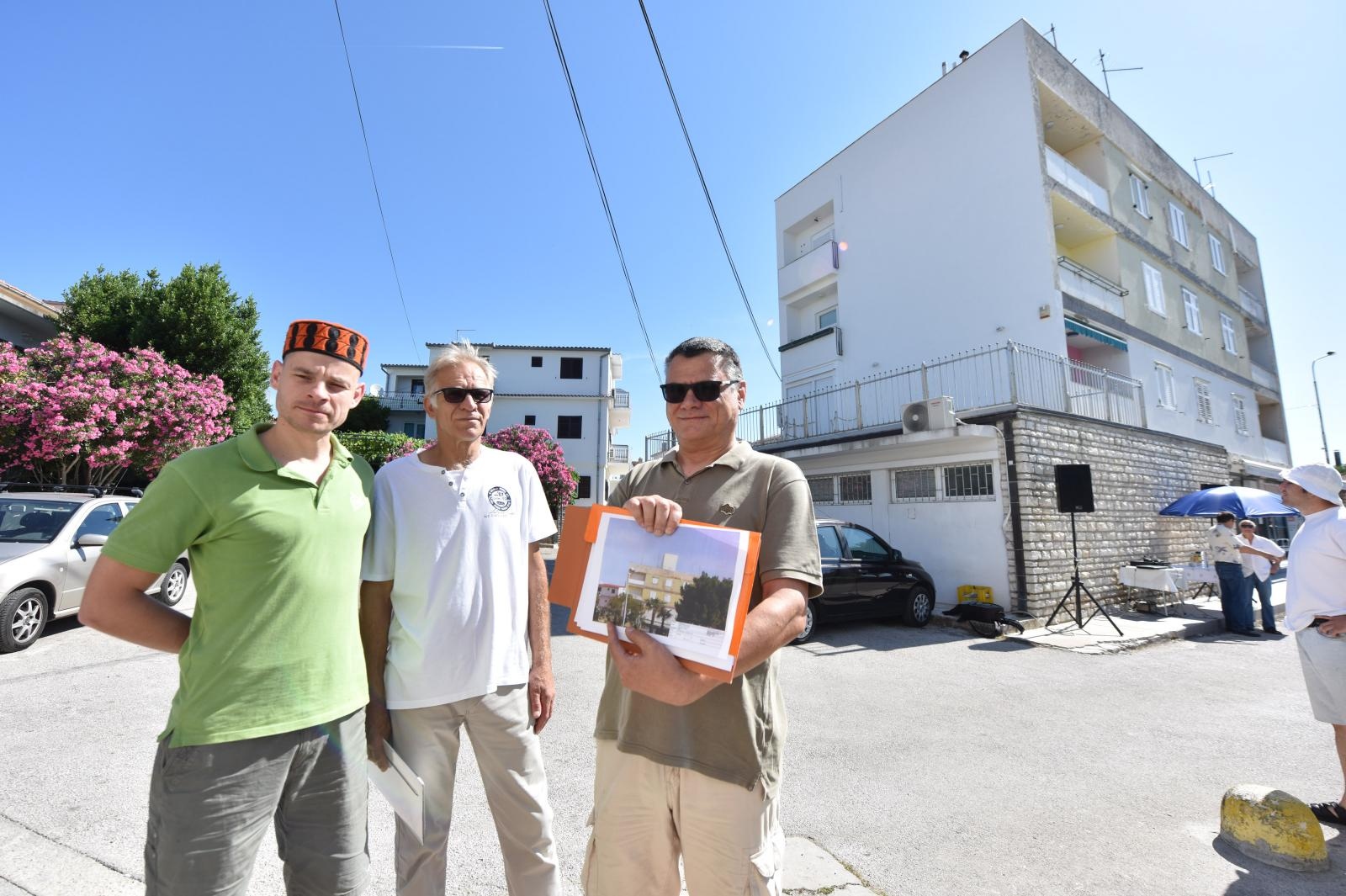 ‘Ne želim dobiti rak!’ Mještani prosvjedovali protiv postavljanja bazne stanice Tele 2