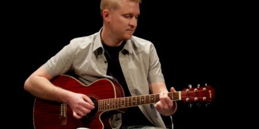 Stipe Štrkalj predstavio pjesmu “Cvite” Stipe Štrkalj predstavio pjesmu “Cvite”