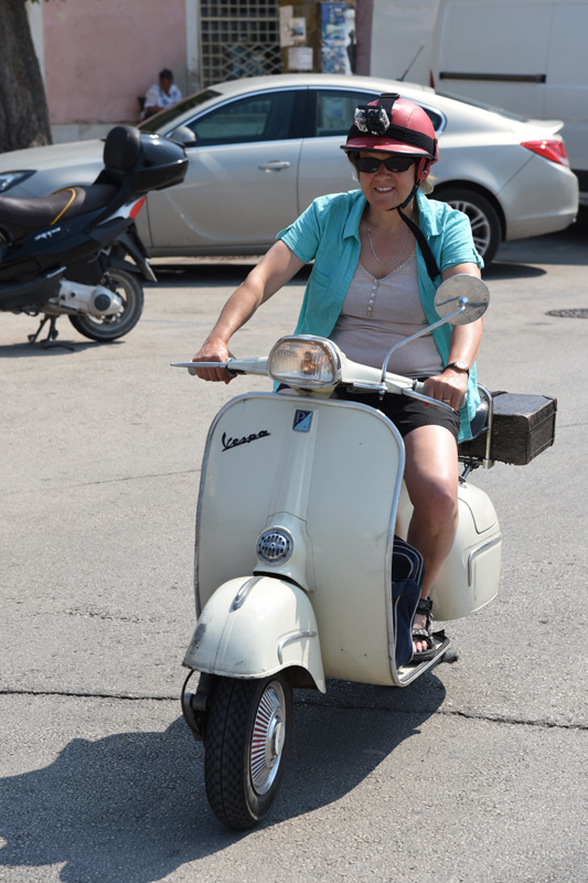 Vespaši zauzeli Biograd, foto: Vinko Pešić