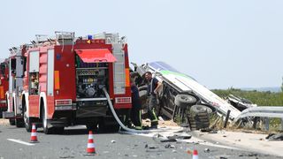 Cisterna s gorivom izletjela s autoceste nakon sudara s tegljačem