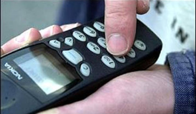 Pisanje SMS poruka (Foto: tportal.hr)