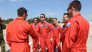 Akrobatska skupina “Red Arrows” Royal Air Forcea u posjeti Zračnoj bazi u Zemuniku Akrobatska skupina “Red Arrows” Royal Air Forcea u posjeti Zračnoj bazi u Zemuniku