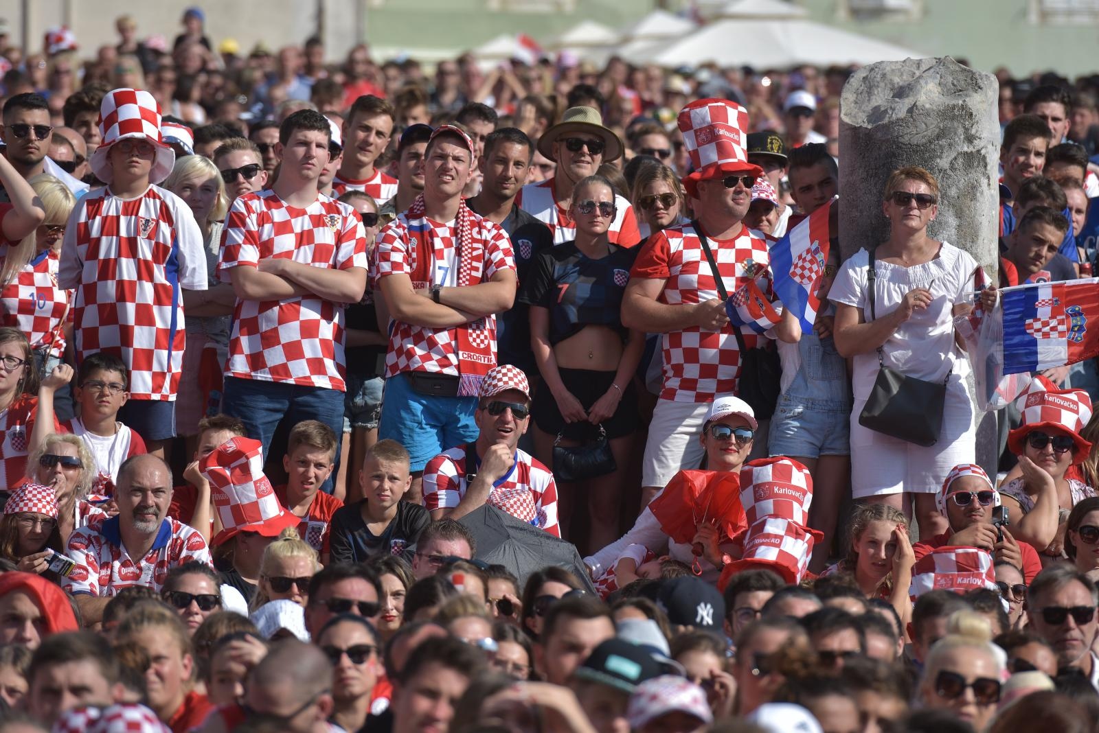 Tisuće Zadrana na Forumu navijalo za Vatrene u finalu Svjetskog prvenstva Tisuće Zadrana na Forumu navijalo za Vatrene u finalu Svjetskog prvenstva