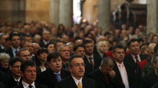 Zadar, 241112.
Obiljezavanje Dana grada Zadra i dolazak generala Ante Gotovine pocasnog gradjanina grada Zadra. General Gotovina na svetoj misi u katedrali Sv. Stosije.
Foto: Jure Miskovic / CROPIX Zadar, 241112.
Obiljezavanje Dana grada Zadra i dolazak generala Ante Gotovine pocasnog gradjanina grada Zadra. General Gotovina na svetoj misi u katedrali Sv. Stosije.
Foto: Jure Miskovic / CROPIX