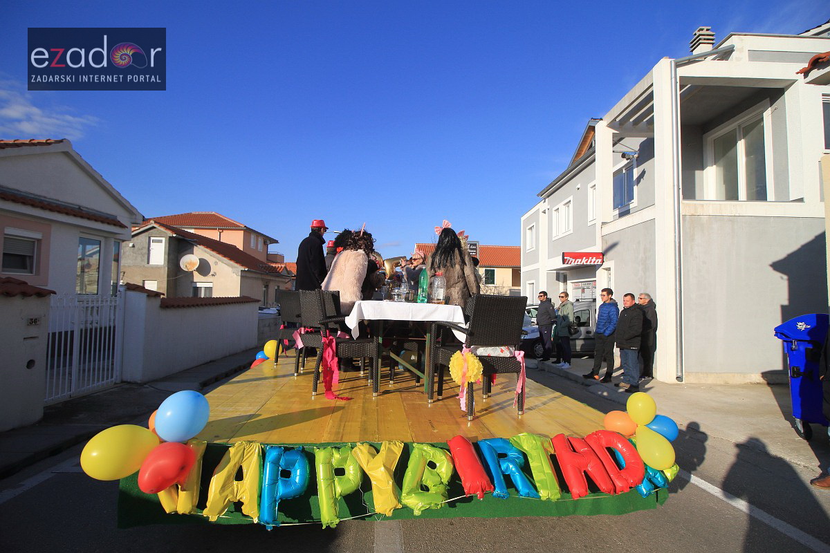 Maškarana povorka Velike Bake u Murteru
