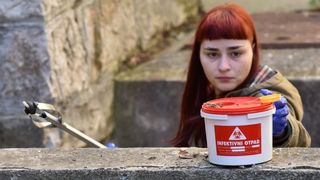 Clanovi i volonteri Udruge apstinenata za pomoc pri resocijalizaciji Porat proveli su u akciju ciscenja infektivnog otpada. U kapetanskom parku pronasli su nekoliko stotina odbacenih sprica i igala. Akcija je pokrenuta po dojavi gradjana o pronalasku odb Clanovi i volonteri Udruge apstinenata za pomoc pri resocijalizaciji Porat proveli su u akciju ciscenja infektivnog otpada. U kapetanskom parku pronasli su nekoliko stotina odbacenih sprica i igala. Akcija je pokrenuta po dojavi gradjana o pronalasku odb