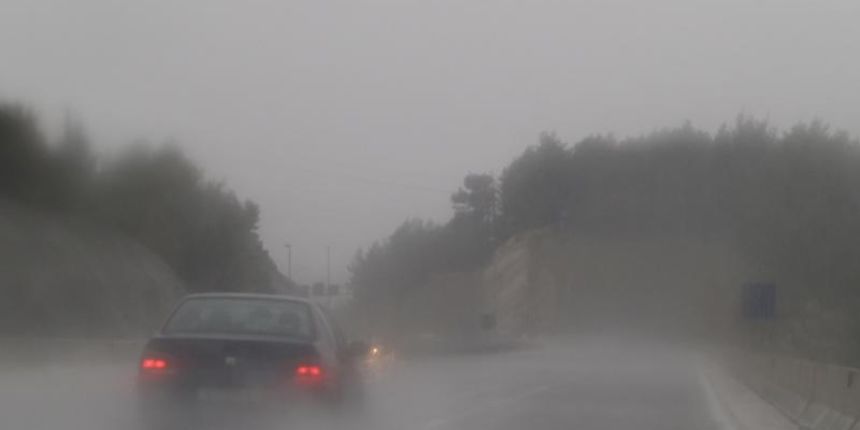 Mokri kolnici pozivaju na oprez u voznji. Photo: Ivo Cagalj/PIXSELL Mokri kolnici pozivaju na oprez u voznji. Photo: Ivo Cagalj/PIXSELL