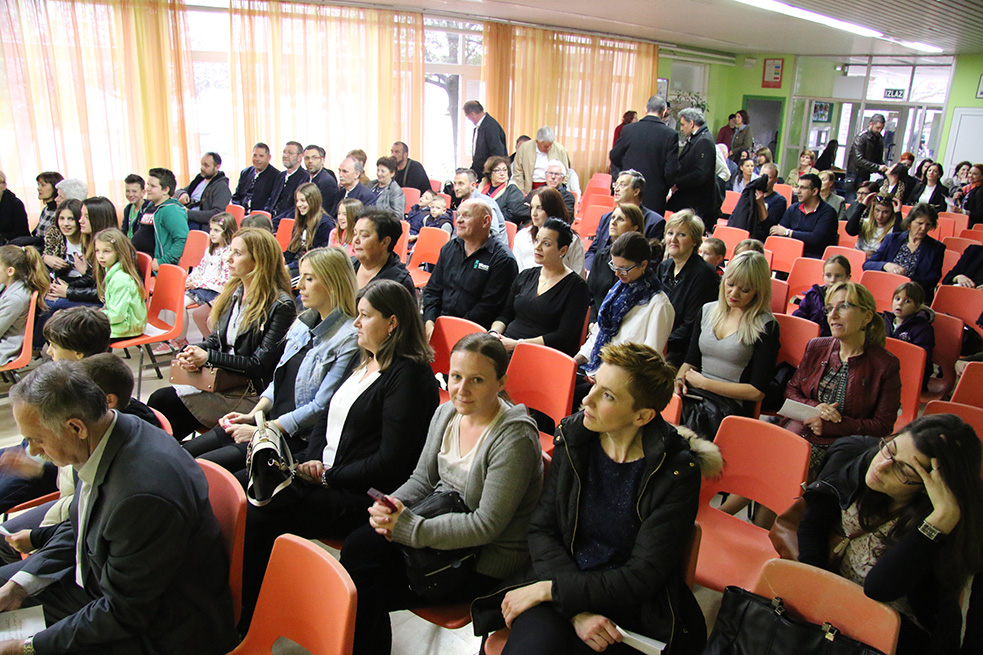 OŠ Stanovi- humanitarni klapski koncert