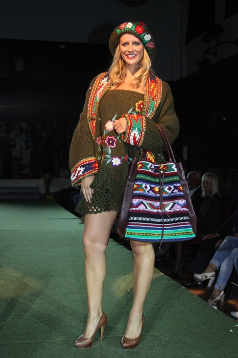 Hrvatske manekenke predstavile “Ličku ružu” Mine Petre, foto: FAMA