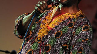 Zadar, 28.07.2011. snimio: Nenad Marčev
HIP HOP – JAZZ
SASKIA LAROO PROJECT (NL-USA-CRO- ITALY)
Saskia Laroo – trumpet, vocal
Warren Byrd – keyboards, vocal
MC Stewlocks Andy Ninvalle – rap, vocal
Daniel Guelli – bass guitar
Sin Banović – dr Zadar, 28.07.2011. snimio: Nenad Marčev
HIP HOP – JAZZ
SASKIA LAROO PROJECT (NL-USA-CRO- ITALY)
Saskia Laroo – trumpet, vocal
Warren Byrd – keyboards, vocal
MC Stewlocks Andy Ninvalle – rap, vocal
Daniel Guelli – bass guitar
Sin Banović – dr