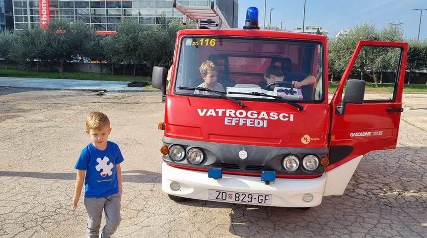 Djeca iz zadarskih udruga posjetila JVP Zadar Djeca iz zadarskih udruga posjetila JVP Zadar