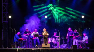 Zorica Kondža i klapa Cambi @ bazen Ilirije u Biogradu